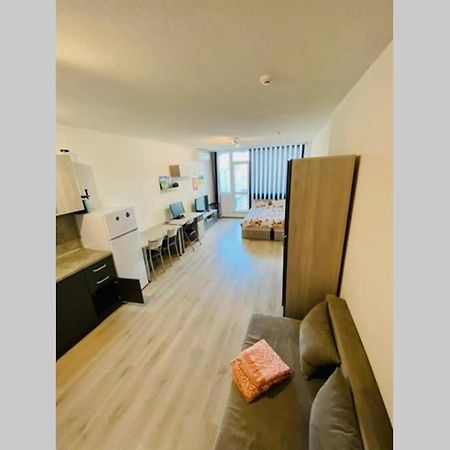Large Studio In Studentski Grad With Huge Terrace Apartment Sofia Exterior photo