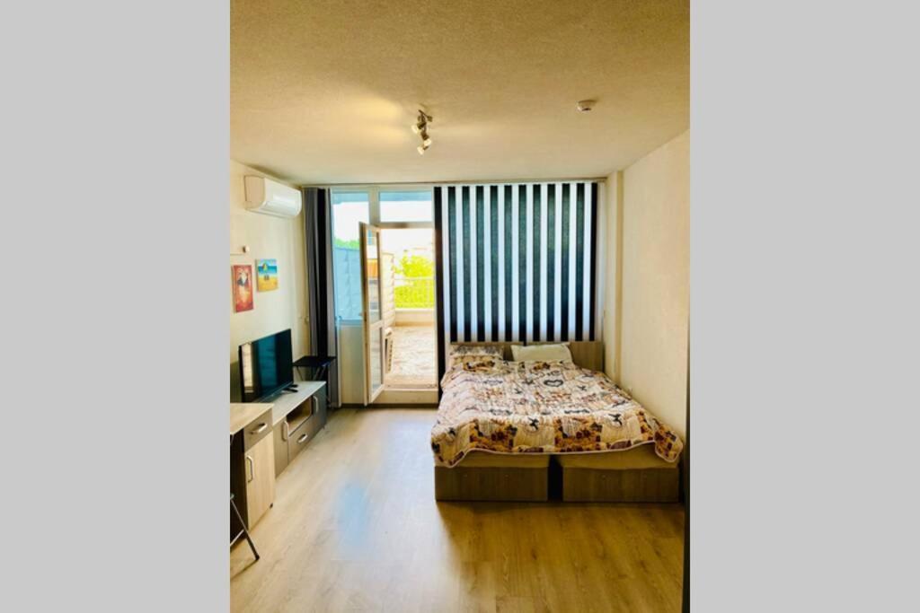 Large Studio In Studentski Grad With Huge Terrace Apartment Sofia Exterior photo