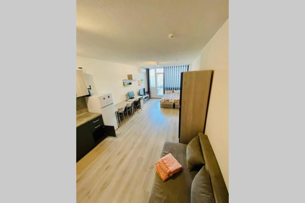 Large Studio In Studentski Grad With Huge Terrace Apartment Sofia Exterior photo